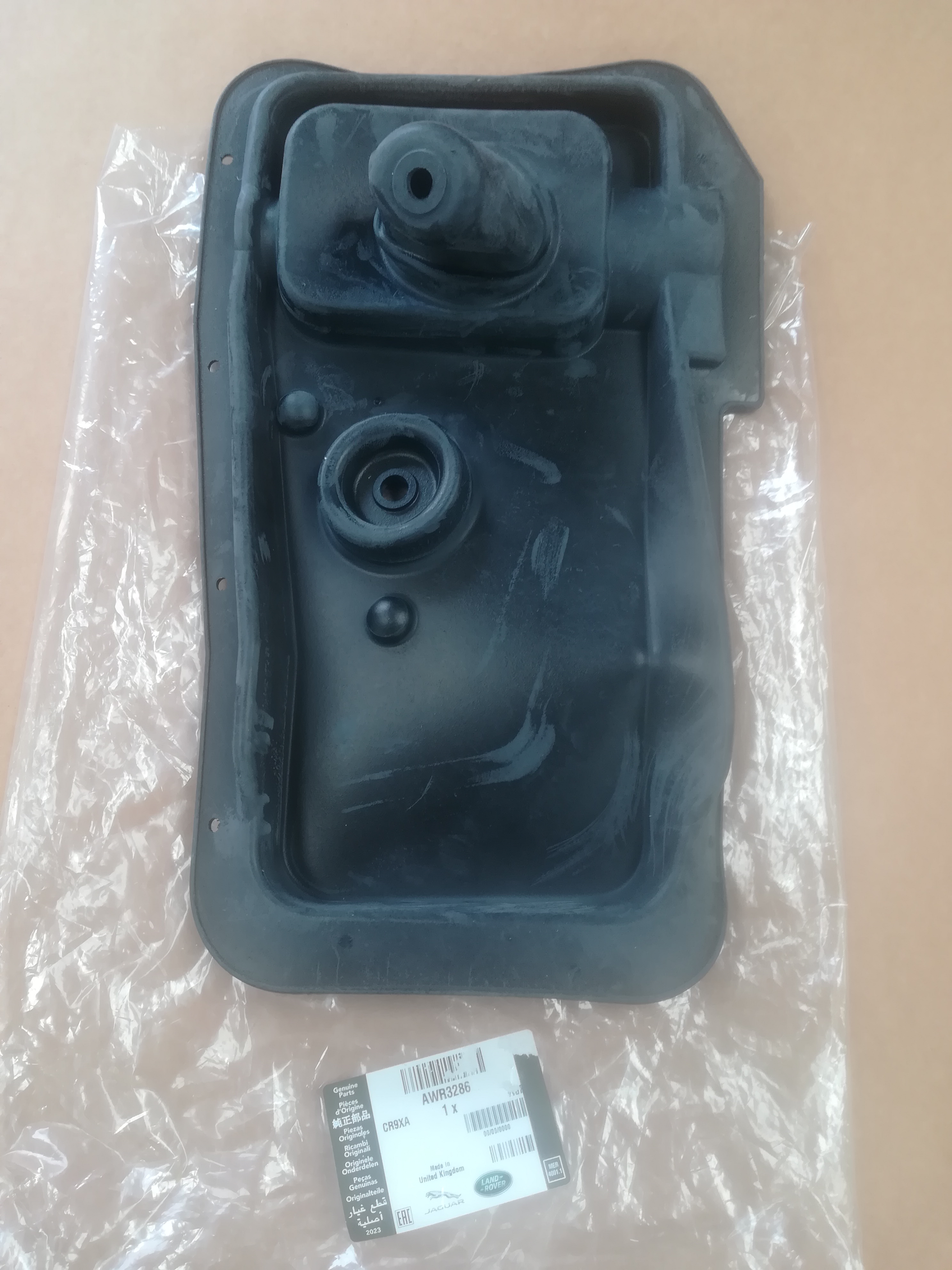 Product image: RANGE ROVER CLASSIC 4 DOOR  GENUINE GEAR BOX TUNNEL GAITER