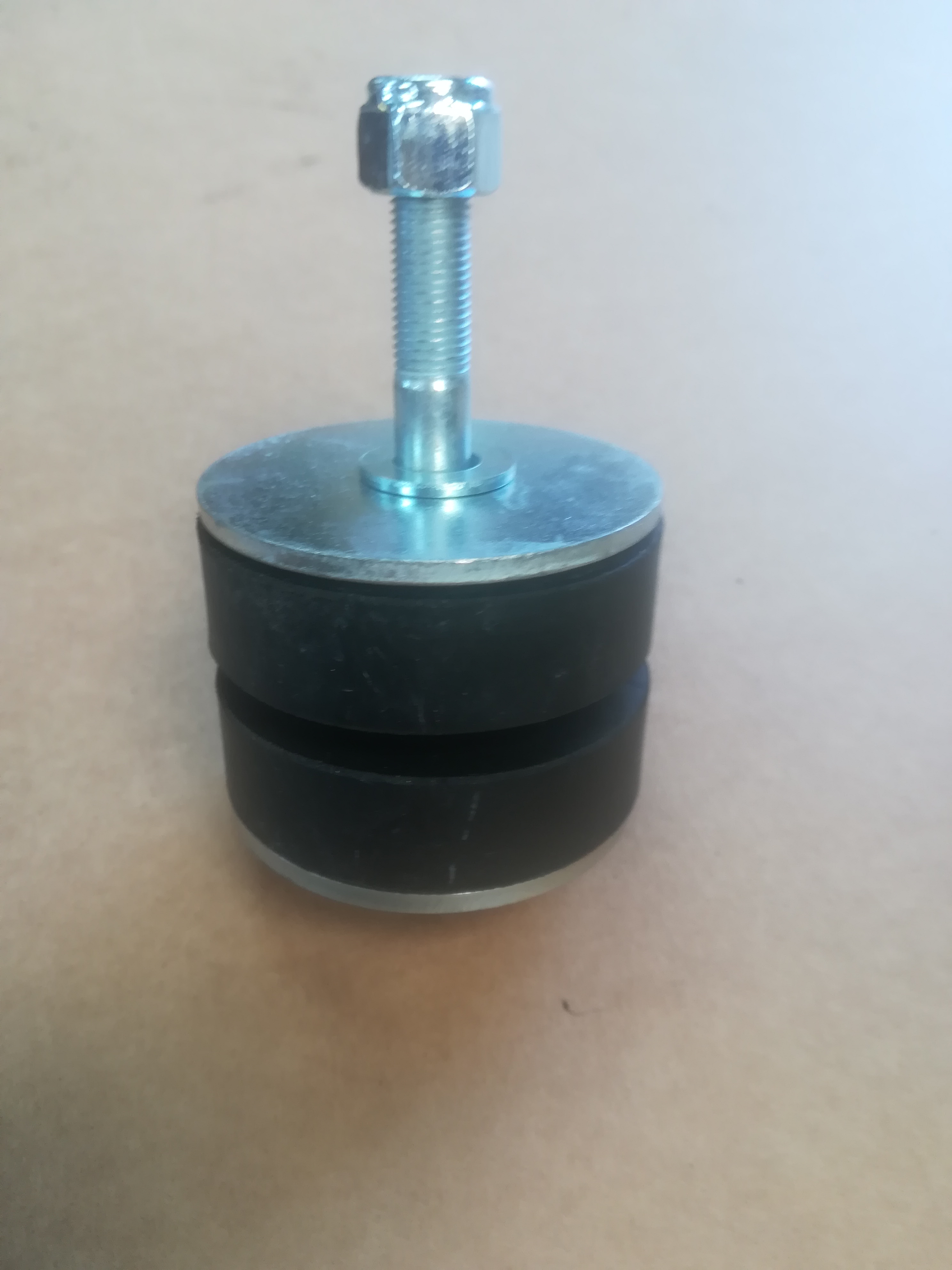 Product image: LAND ROVER DISCOVERY 1 BODY CHASSIS MOUNTING  KIT UK MADE