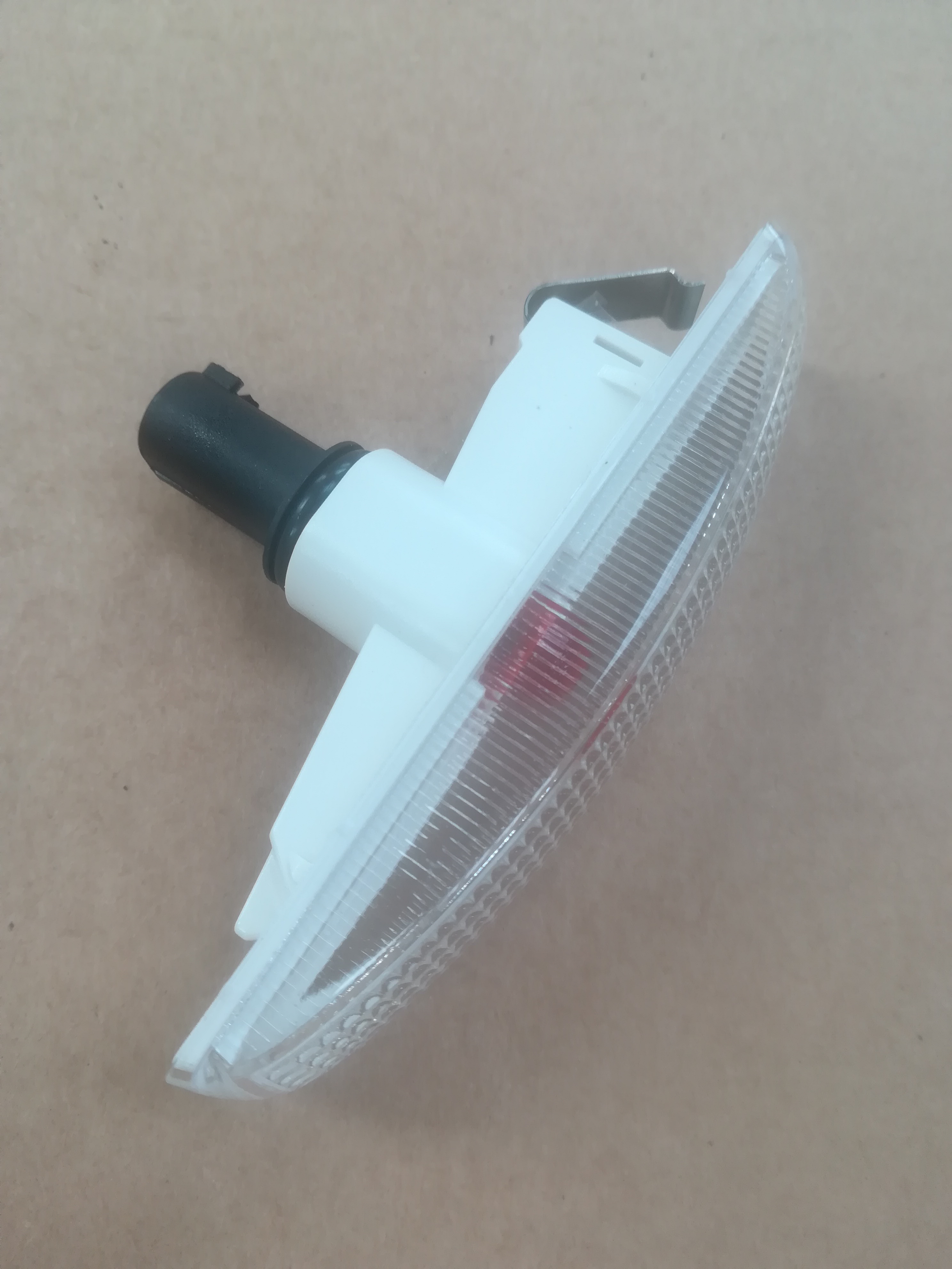 Product image: LAND ROVER DISCOVERY 3 / 4 SIDE REPEATER LAMP CLEAR