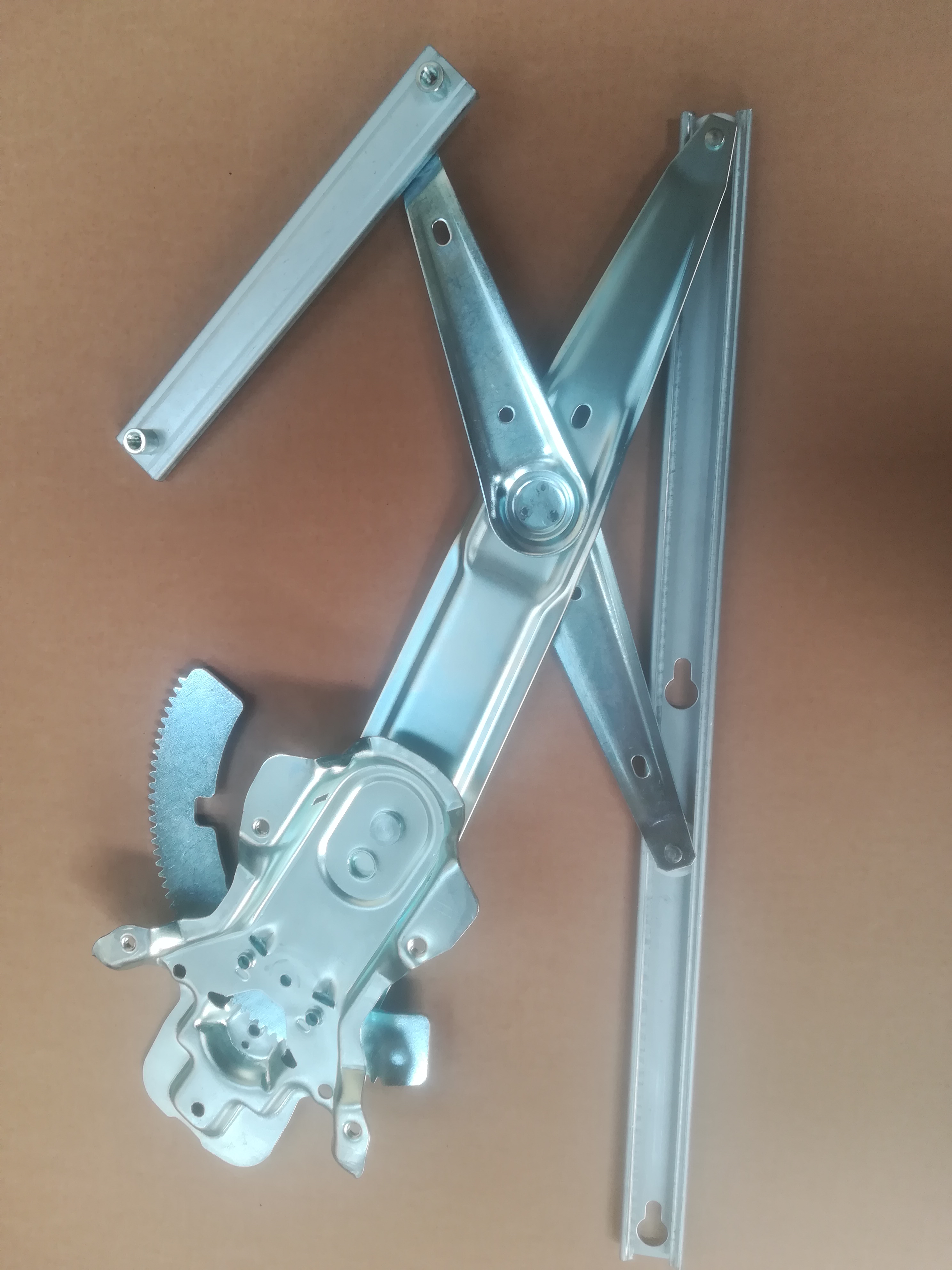 Product image: RANGE ROVER CLASSIC SOFT DASH FRONT DRIVERS WINDOW REGULATOR UK MADE