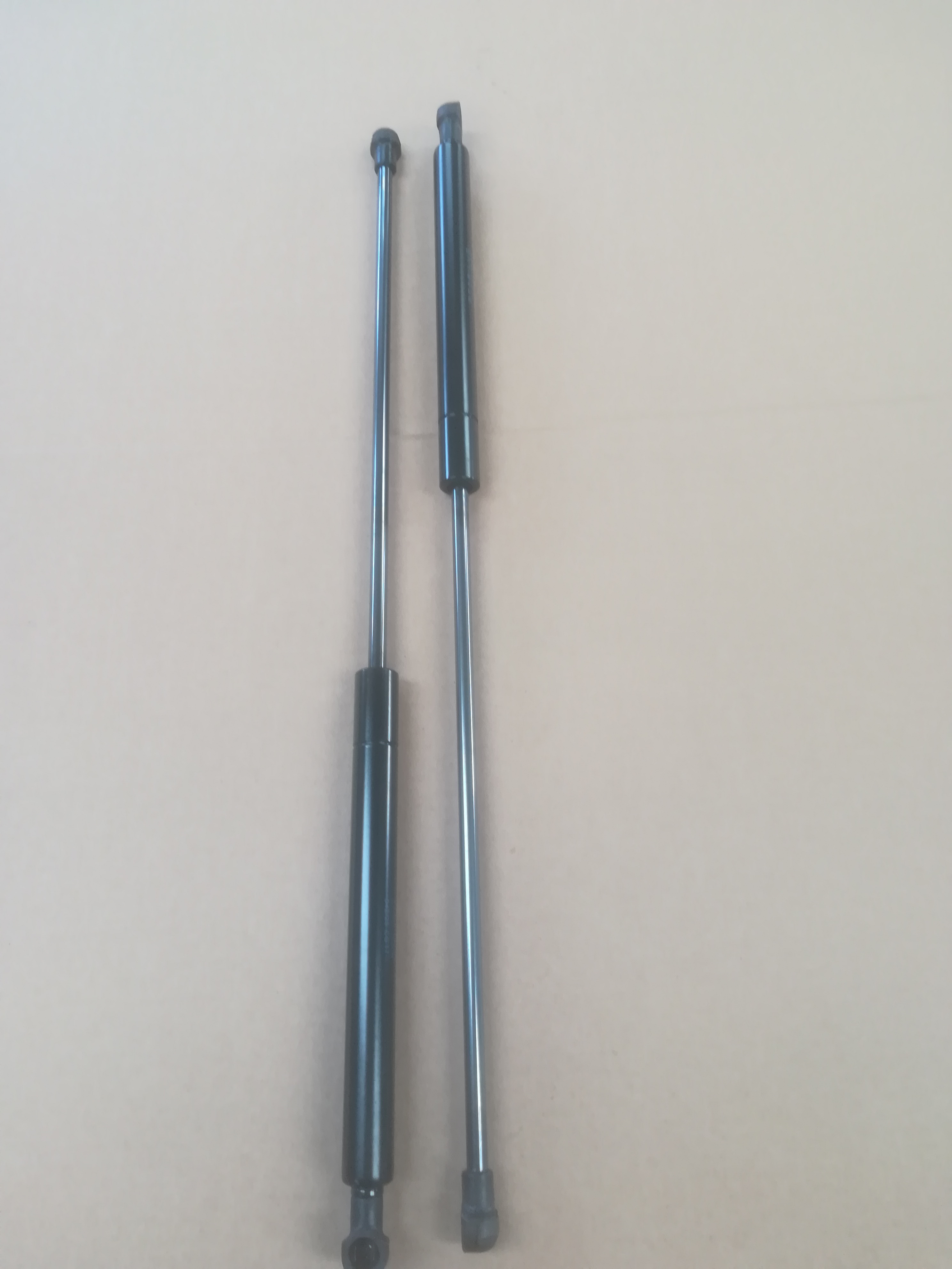 Product image: RANGE ROVER L322 TOP TAILGATE GAS STRUTS