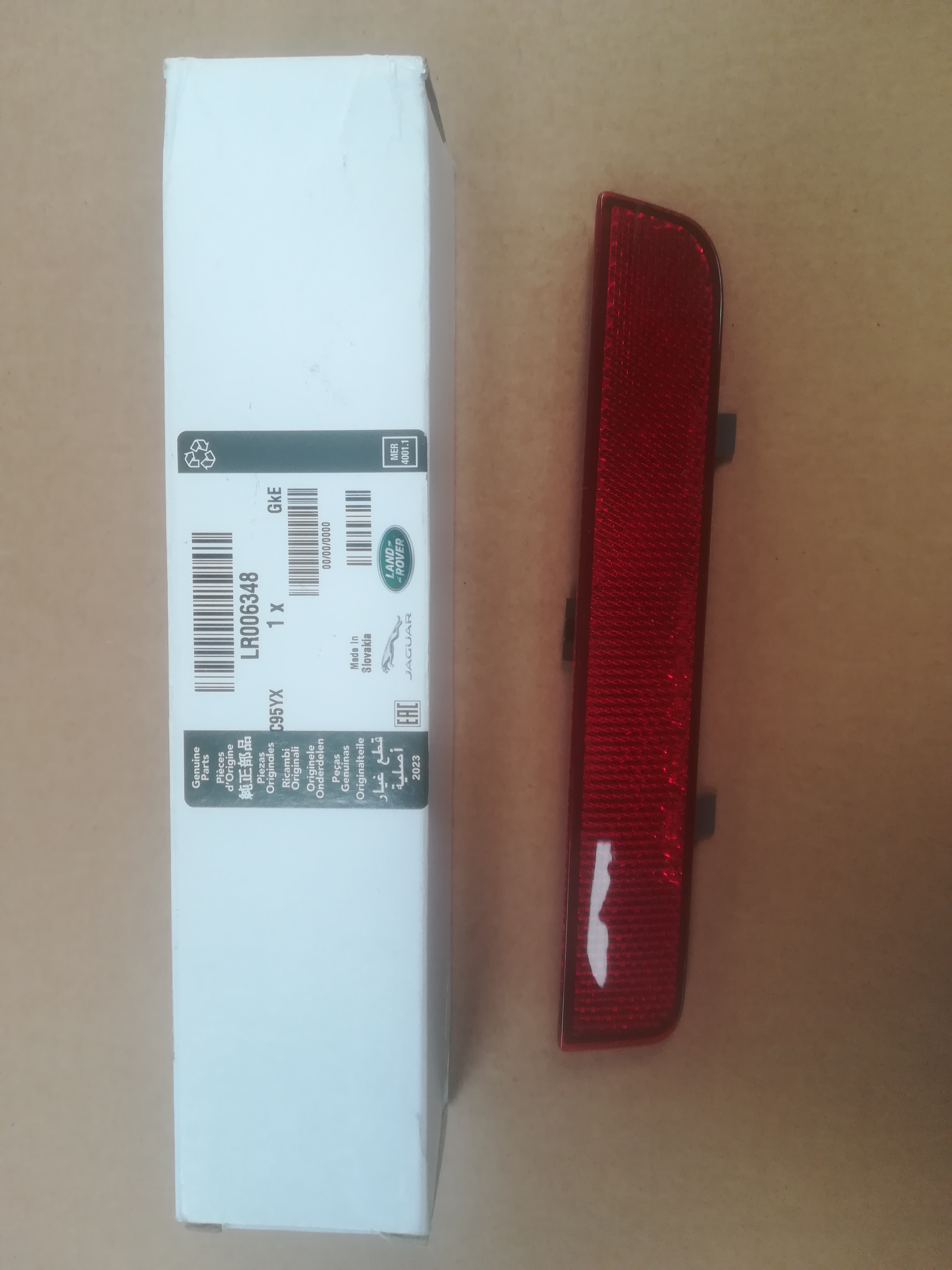 Product image: LAND ROVER FREELANDER 2 REAR GENUINE  BUMPER REFLECTOR